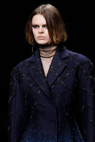 Look 97